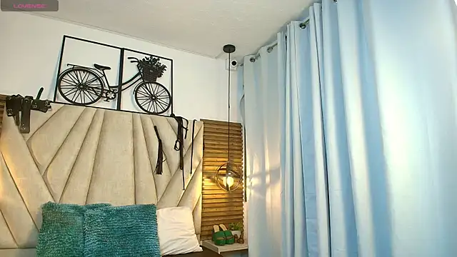 Cinthiabaker online show from 8, 5, 2026