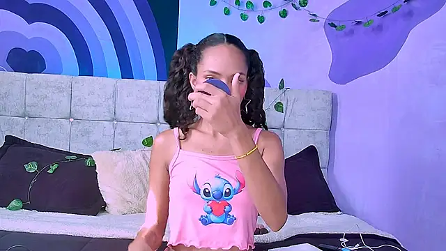 Karen Ariass online show from 21, 11, 2025