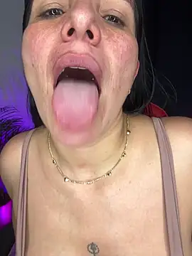 Snapshot of carol_cruz133 chatting on 26, 11, 2025 carol cruz133 online show from 26, 11, 2025