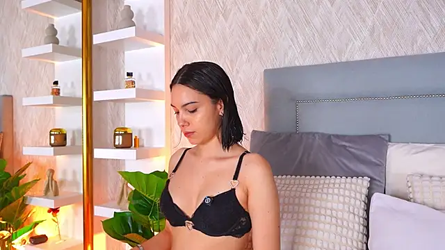 Sofy Bradd online show from 16, 3, 2026