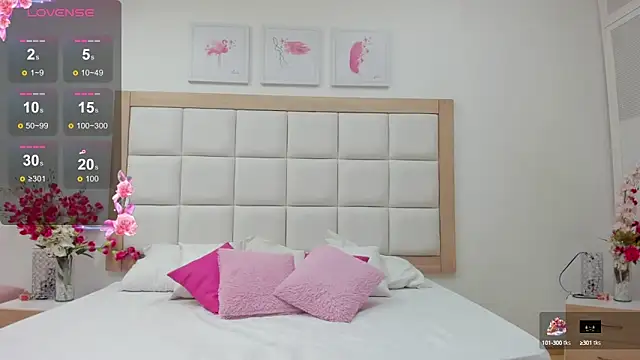 Snapshot of MiaBlakeee chatting on 8, 10, 2025 MiaBlakeee online show from 8, 10, 2025