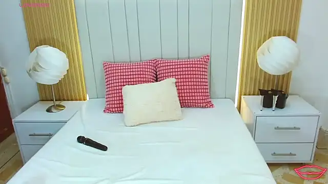 WildScarlet online show from 6, 10, 2025