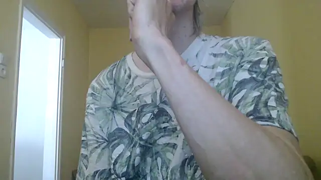 Snapshot of k74robert chatting on 12, 11, 2025 k74robert online show from 12, 11, 2025