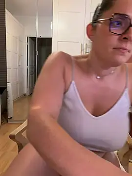 chloedlm5 online show from 28, 7, 2026