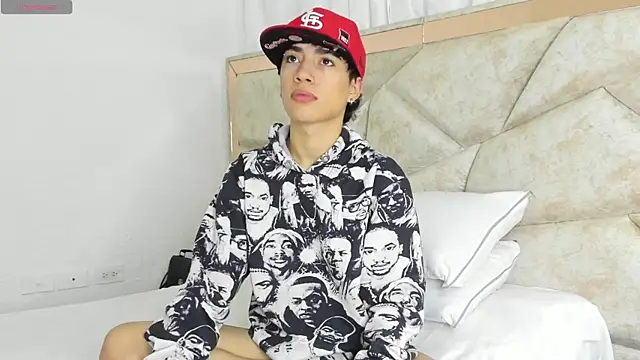 Thiago Divine  online show from 18, 9, 2025