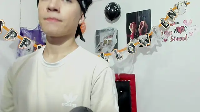 Thiago Divine  online show from 18, 10, 2025