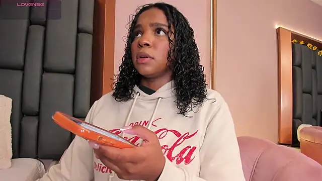 LisaMendez online show from 3, 12, 2025