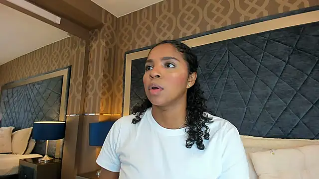 LisaMendez online show from 6, 8, 2026