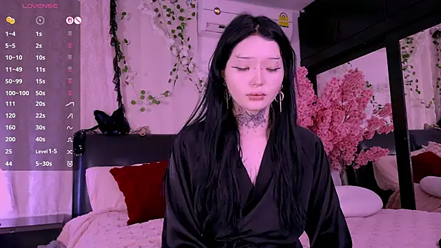 Lein Bone online show from 2, 11, 2025