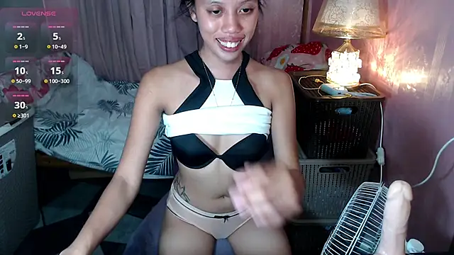 Snapshot of kourtneyluv_ chatting on 15, 6, 2026 kourtneyluv online show from 15, 6, 2026