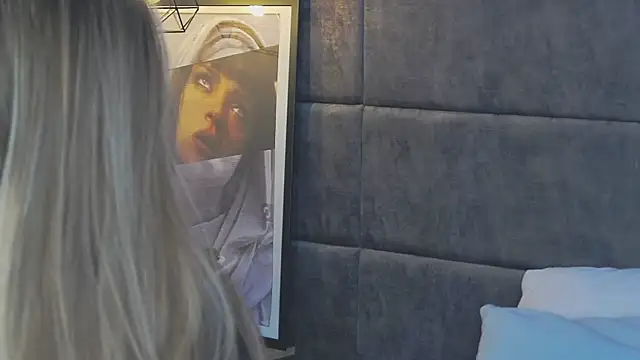 MarilynNova online show from 13, 7, 2026