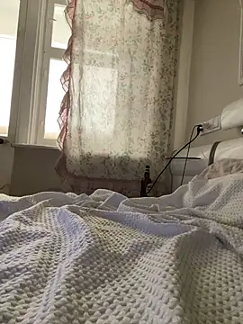 Snapshot of missevacrystal chatting on 18, 10, 2025 missevacrystal online show from 18, 10, 2025