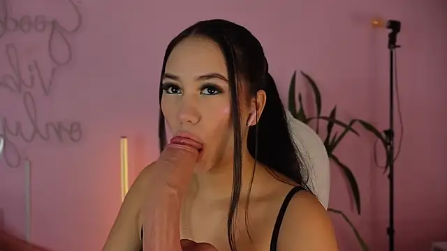 Jazmiinee online show from 29, 10, 2025