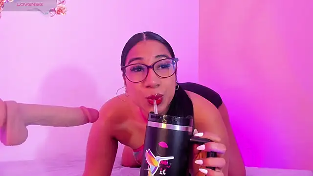 EMILYY WALKER online show from 6, 5, 2026
