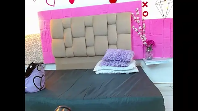 Damary Leon online show from 8, 9, 2025