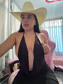 Snapshot of laure_torres chatting on 12, 5, 2026 laure torres online show from 12, 5, 2026