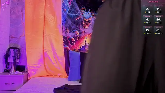 violett  golden online show from 8, 10, 2025