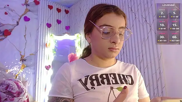 Naomy tay1 online show from 4, 3, 2026