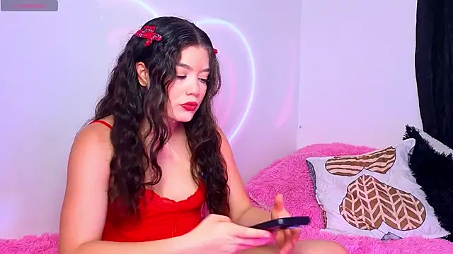 Snapshot of celestte_evans_1 chatting on 5, 10, 2025 celestte evans 1 online show from 5, 10, 2025