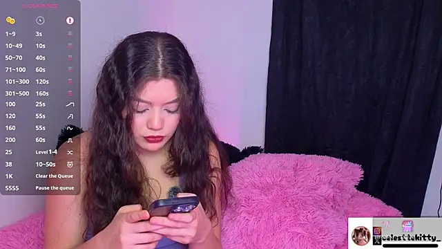 Snapshot of celestte_evans_1 chatting on 18, 10, 2025 celestte evans 1 online show from 18, 10, 2025