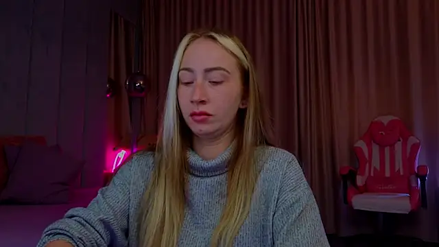 Reina Cummings online show from 8, 10, 2025