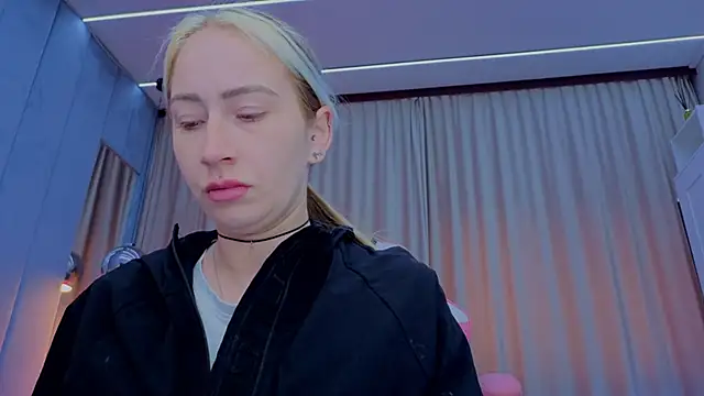 Reina Cummings online show from 16, 11, 2025