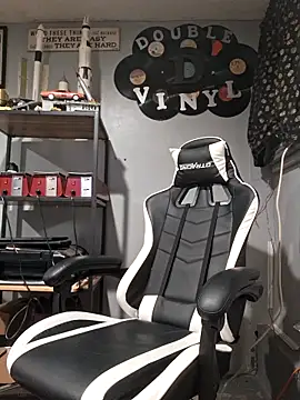 SueNixon online show from 21, 10, 2025