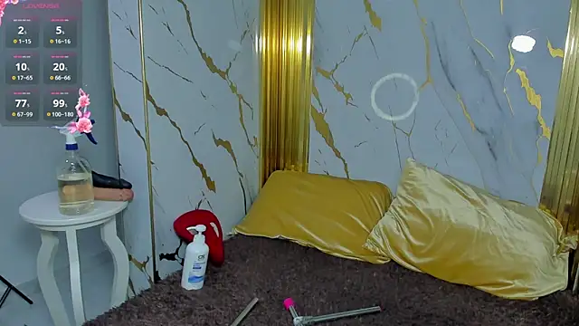 Snapshot of megann__up chatting on 6, 10, 2025 megann  up online show from 6, 10, 2025