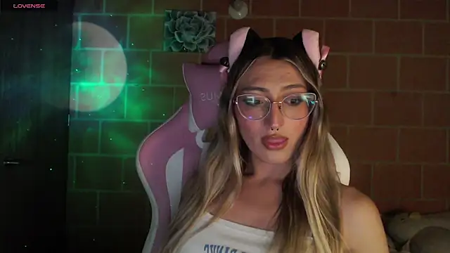 Snapshot of Andrea_camilaaa chatting on 9, 9, 2025 Andrea camilaaa online show from 9, 9, 2025