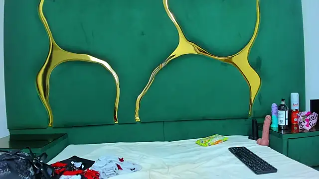 Allisonts69 online show from 4, 11, 2025