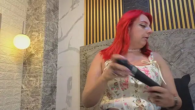 Snapshot of angel__red_ chatting on 10, 8, 2026 angel red online show from 10, 8, 2026