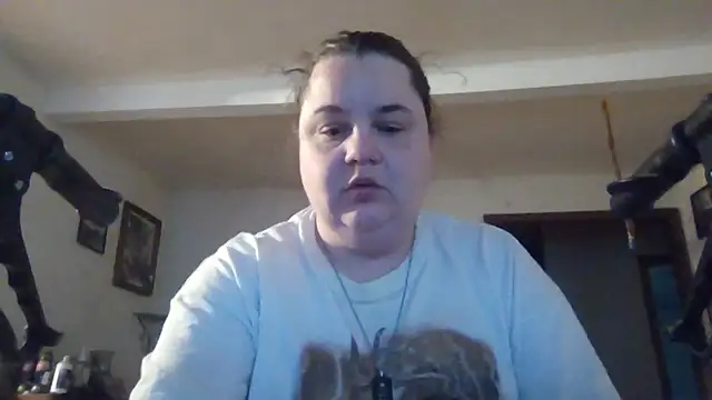 Snapshot of LittleBunny3 chatting on 5, 8, 2026 LittleBunny3 online show from 5, 8, 2026