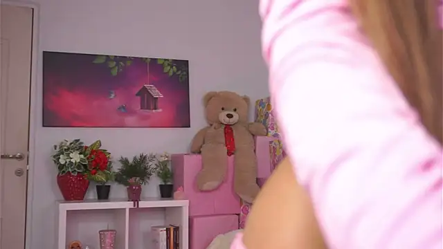 Snapshot of ZariaVera chatting on 18, 11, 2025 ZariaVera online show from 18, 11, 2025