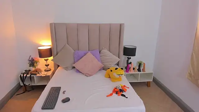 Snapshot of evvaa_moon69 chatting on 30, 9, 2025 evvaa moon69 online show from 30, 9, 2025