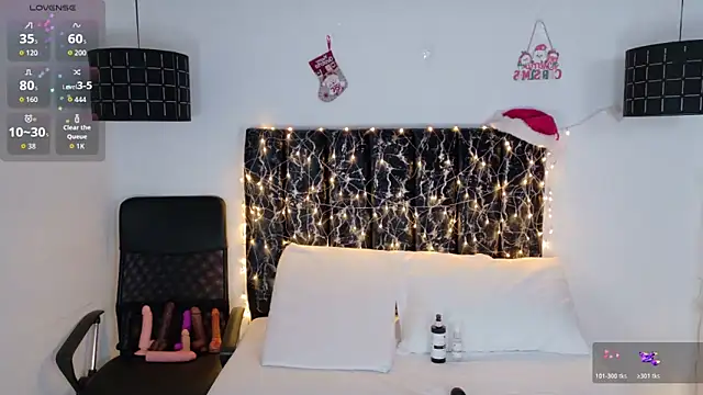 Snapshot of evvaa_moon69 chatting on 18, 12, 2025 evvaa moon69 online show from 18, 12, 2025