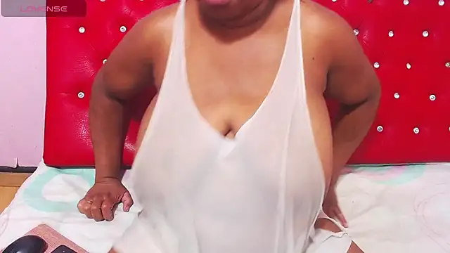 Snapshot of wonderfuldiana chatting on 13, 12, 2025 wonderfuldiana online show from 13, 12, 2025