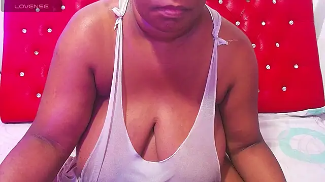 Snapshot of wonderfuldiana chatting on 17, 12, 2025 wonderfuldiana online show from 17, 12, 2025