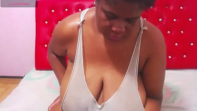 Snapshot of wonderfuldiana chatting on 2, 2, 2026 wonderfuldiana online show from 2, 2, 2026