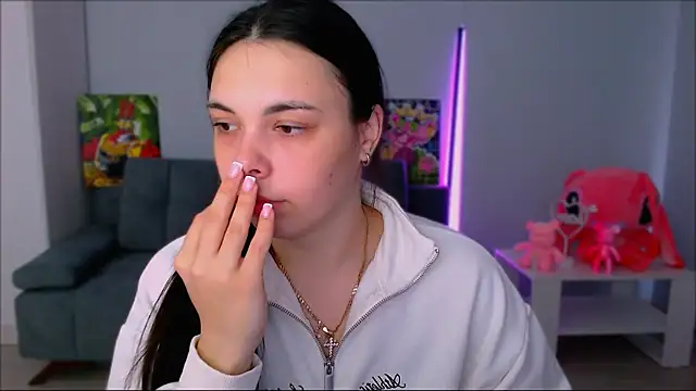 Snapshot of queenofthesense_ chatting on 8, 11, 2025 queenofthesense online show from 8, 11, 2025