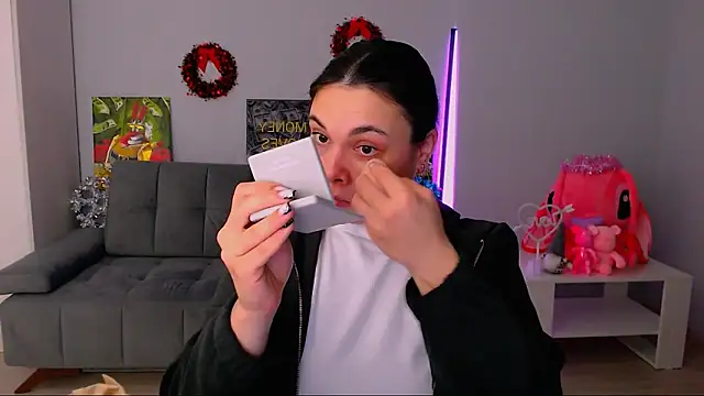 Snapshot of queenofthesense_ chatting on 27, 11, 2025 queenofthesense online show from 27, 11, 2025