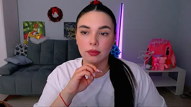 Snapshot of queenofthesense_ chatting on 20, 12, 2025 queenofthesense online show from 20, 12, 2025