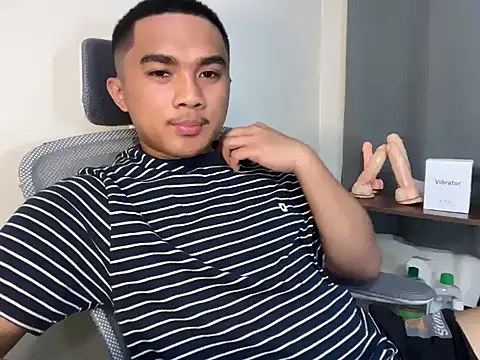 Snapshot of pinoyAdrianneXXX chatting on 2, 8, 2026 pinoyAdrianneXXX online show from 2, 8, 2026