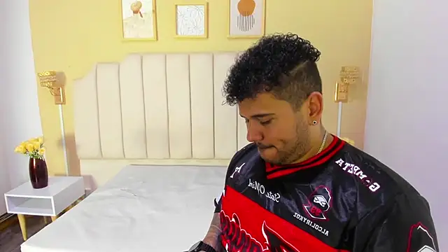 Snapshot of michael_hill1 chatting on 21, 10, 2025 michael hill1 online show from 21, 10, 2025