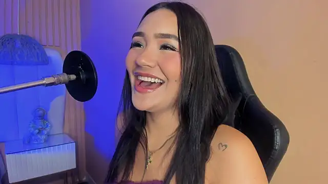 noa moon online show from 4, 8, 2026