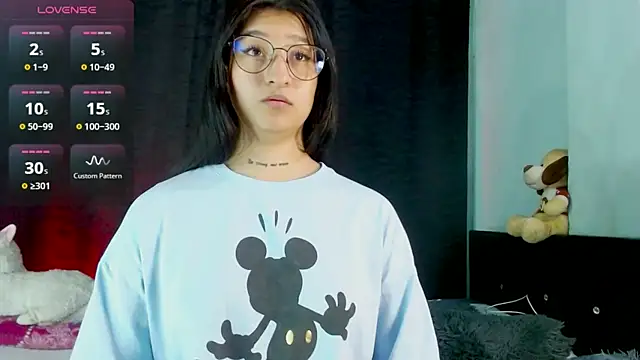 EVAH LEE  online show from 22, 12, 2025