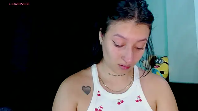 EVAH LEE  online show from 30, 6, 2026