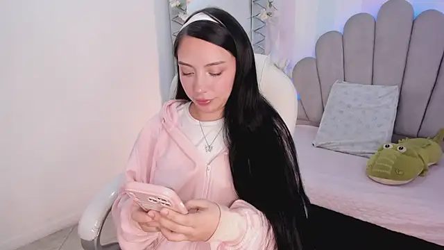 Amy Bunnie 18 online show from 5, 8, 2026
