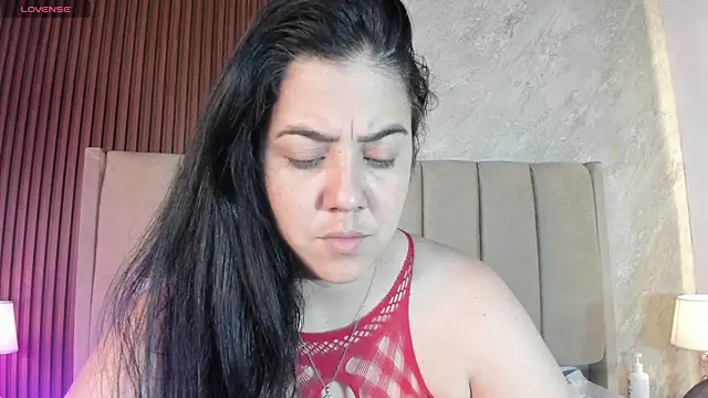  Cris Spicy  online show from 8, 5, 2026