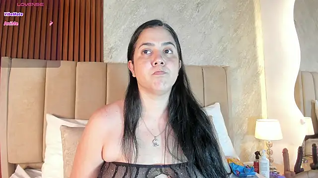  Cris Spicy  online show from 14, 7, 2026