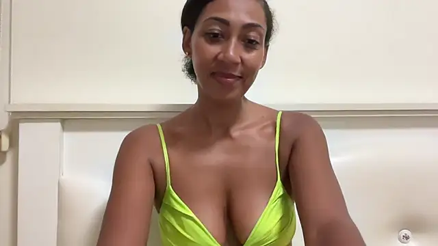 Snapshot of Vaylisse chatting on 17, 9, 2025 Vaylisse online show from 17, 9, 2025